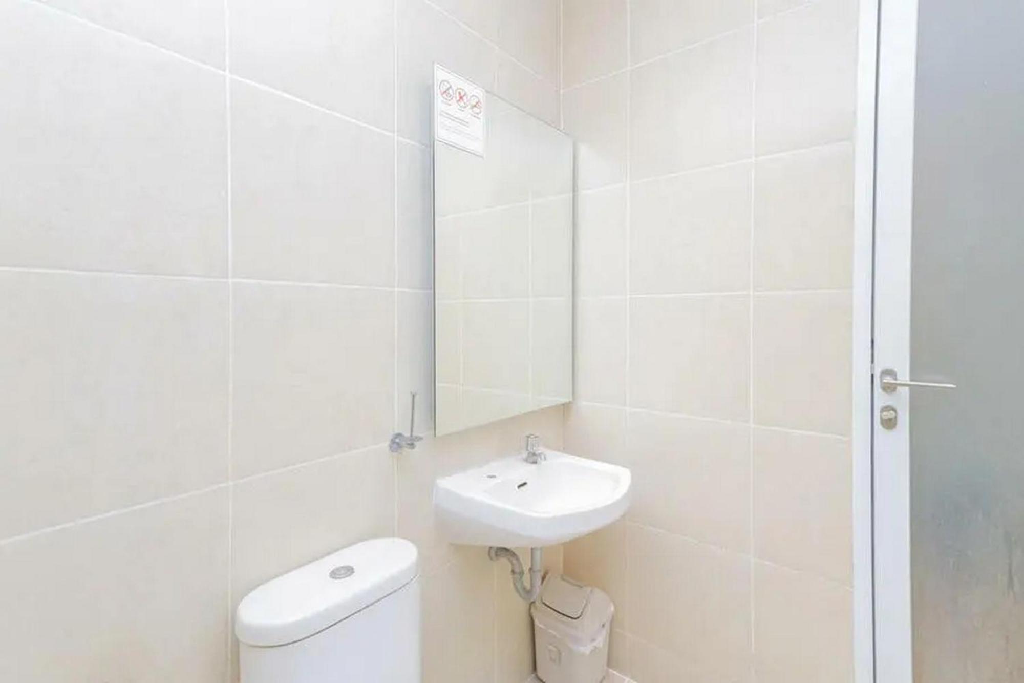 Reddoorz Plus At Riverside Malang Bilik gambar