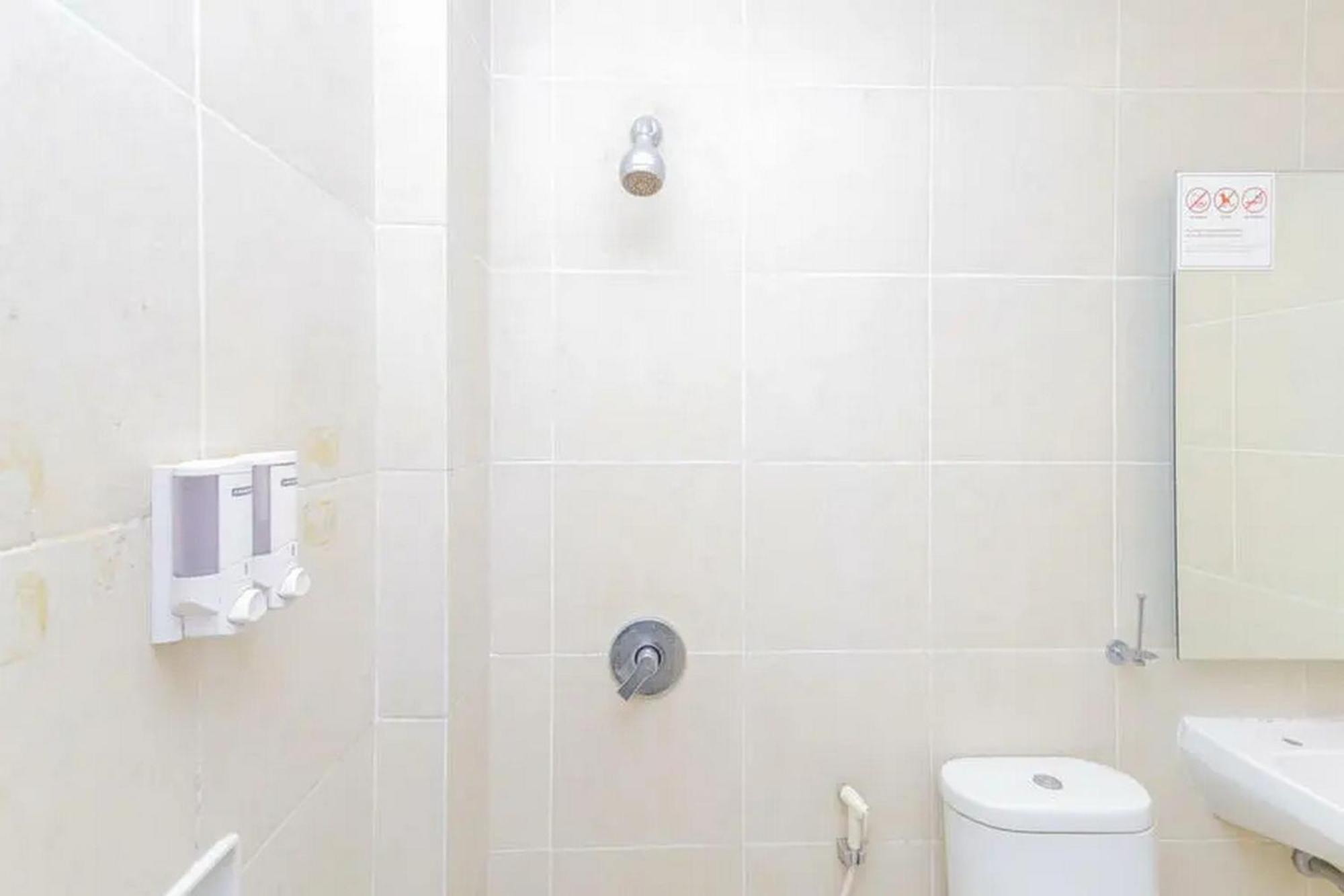 Reddoorz Plus At Riverside Malang Bilik gambar